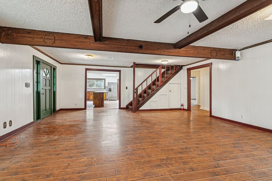 Building Photo - 67425 Salt Lick Ln