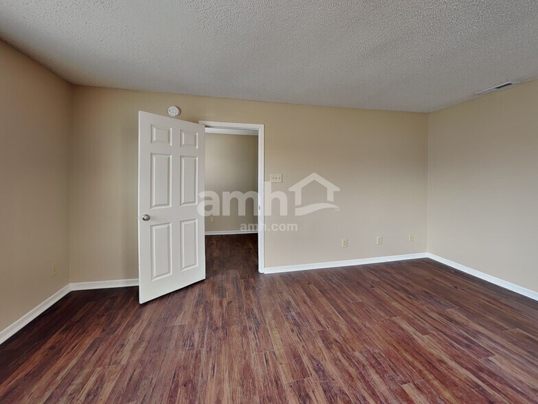 Building Photo - 936 Shenandoah Way