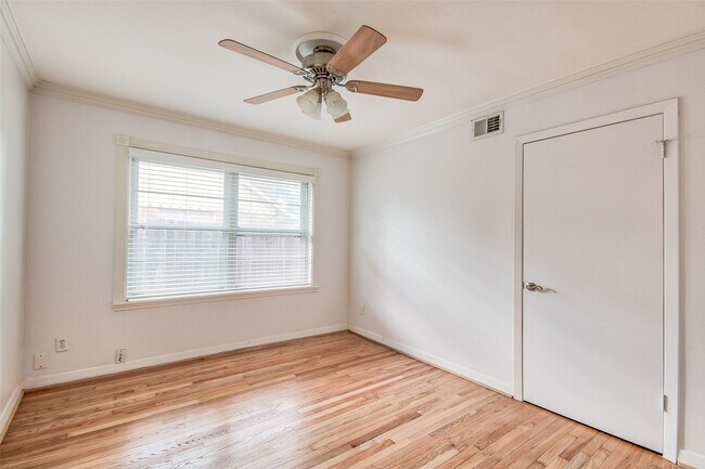 Building Photo - 4710 Willowbend Blvd