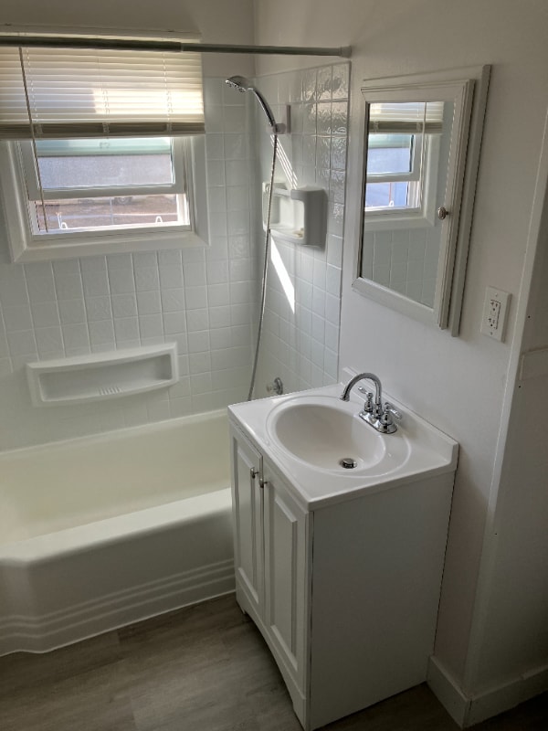 Building Photo - 406 13th St S