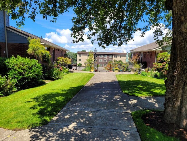 Building Photo - Spacious 2 Bedroom Condo in Downtown Bellingham - Forest St
