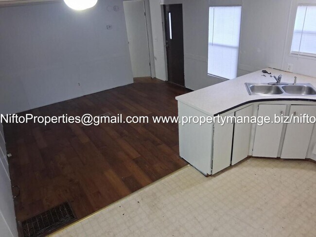 Building Photo - 5636 Aenon Ln