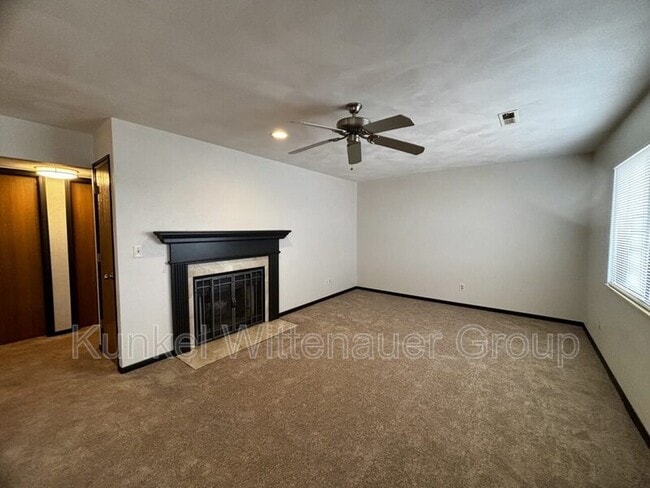 Building Photo - 262 Eagle Ridge