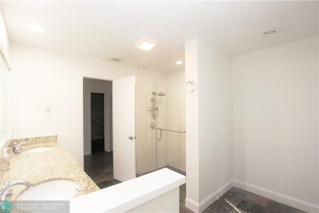 Building Photo - 10134 Boca Woods Ln