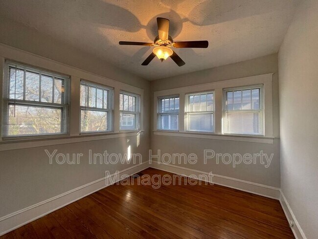 Building Photo - 301 Elmira Pl NE