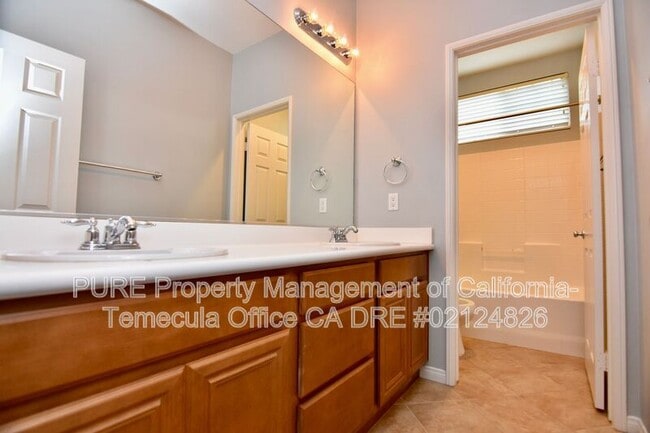 Building Photo - 35808 Chalet Ct