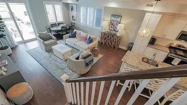 Building Photo - 9 S Granville Ave