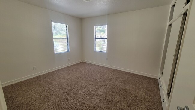 Building Photo - Charming 3-Bedroom 2-Bath with Mountain Vi...