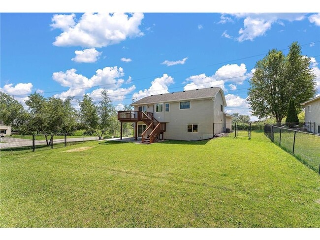 Building Photo - 5785 Yucca Ln N