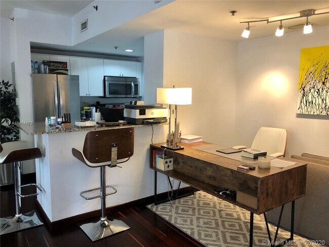 Building Photo - 227 Michigan Ave