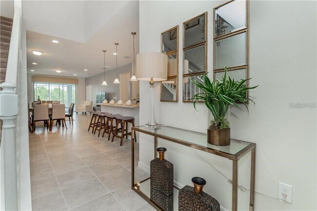 Building Photo - 8923 Zurich Ln