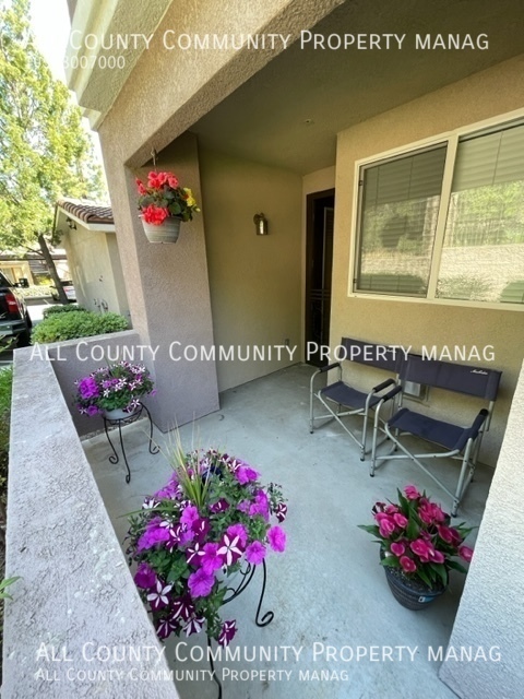 Building Photo - Remodeled 2 Bed, 2 Bath Condo in Murrieta!