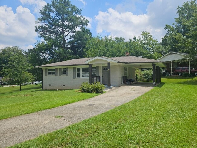 Building Photo - Renovated Marietta Brick Bungalow for Lease