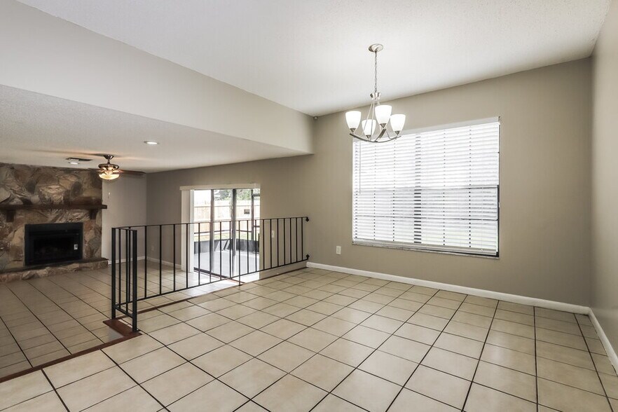 Building Photo - 1421 Peachfield Dr