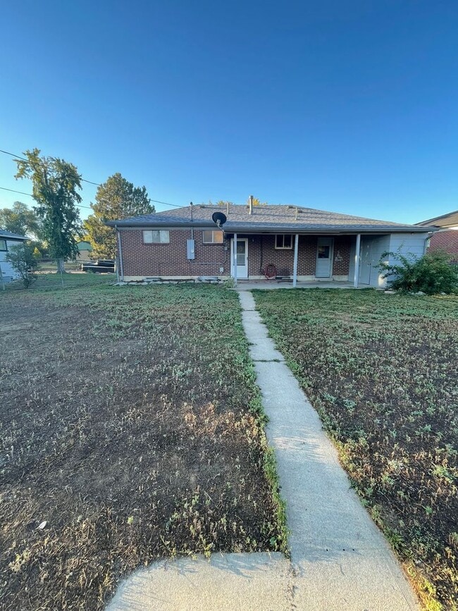 Building Photo - 4 Bed 2 Bath Ranch style Home Available Oc...