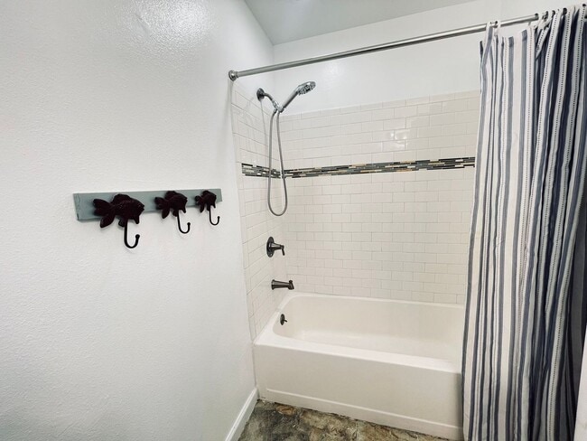 Building Photo - $250 off First Months' Rent!!