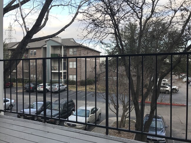 Building Photo - Awesome 1/1 in Great Location