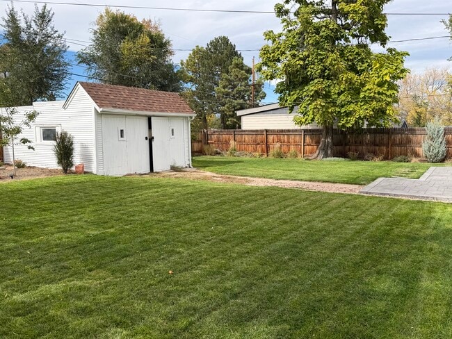 Building Photo - 645 Newton St