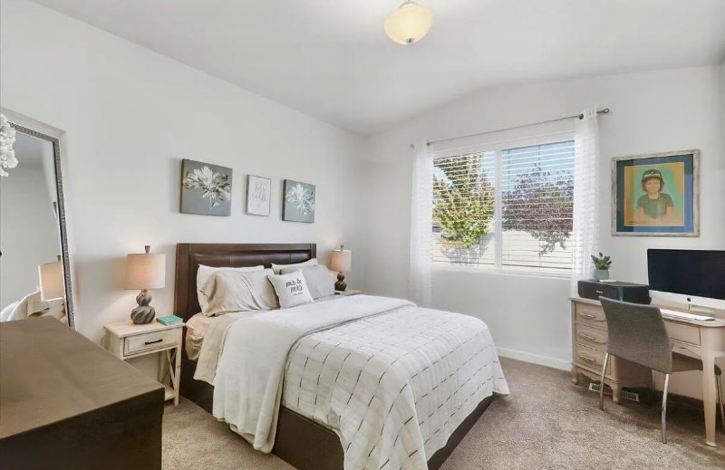 Building Photo - 3041 W Pascal Dr