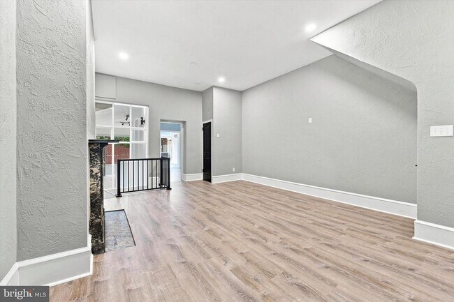 Building Photo - 520 Spruce St