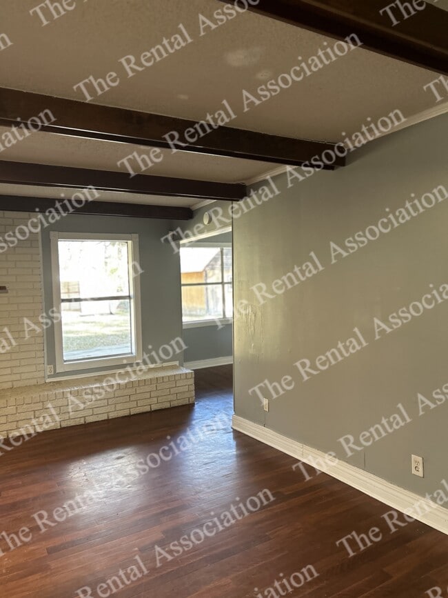 Building Photo - 56 Martha Dr