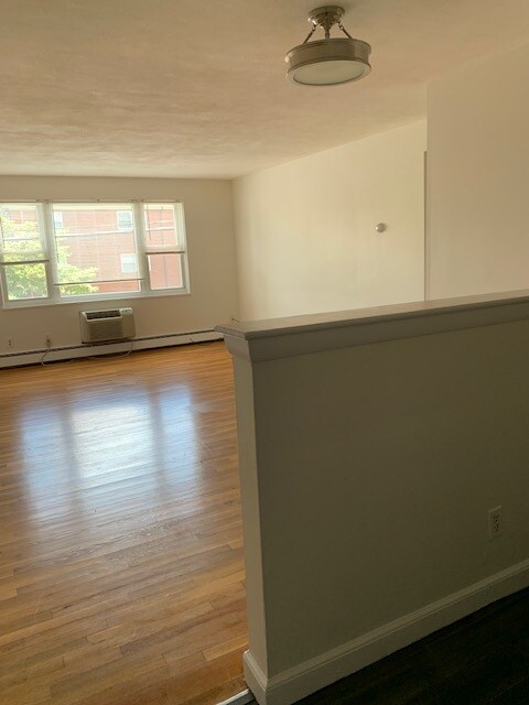 living room - 51 Warren St