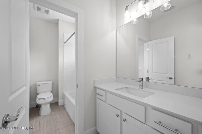 Building Photo - 2748 Colonies Dr