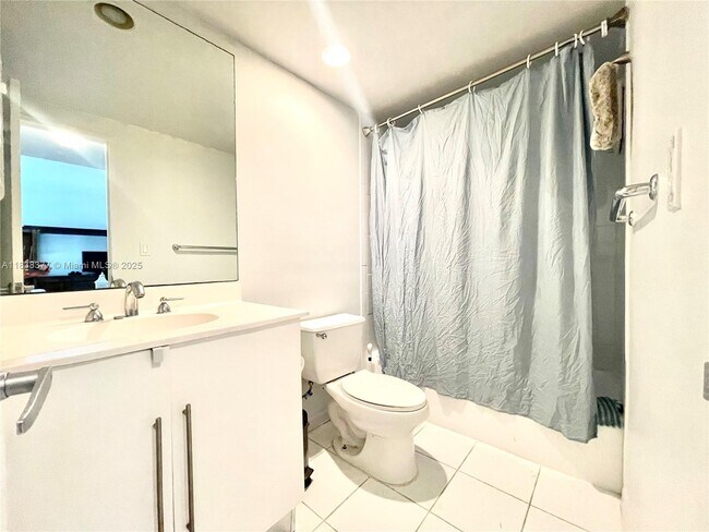 Building Photo - 3001 S Ocean Dr