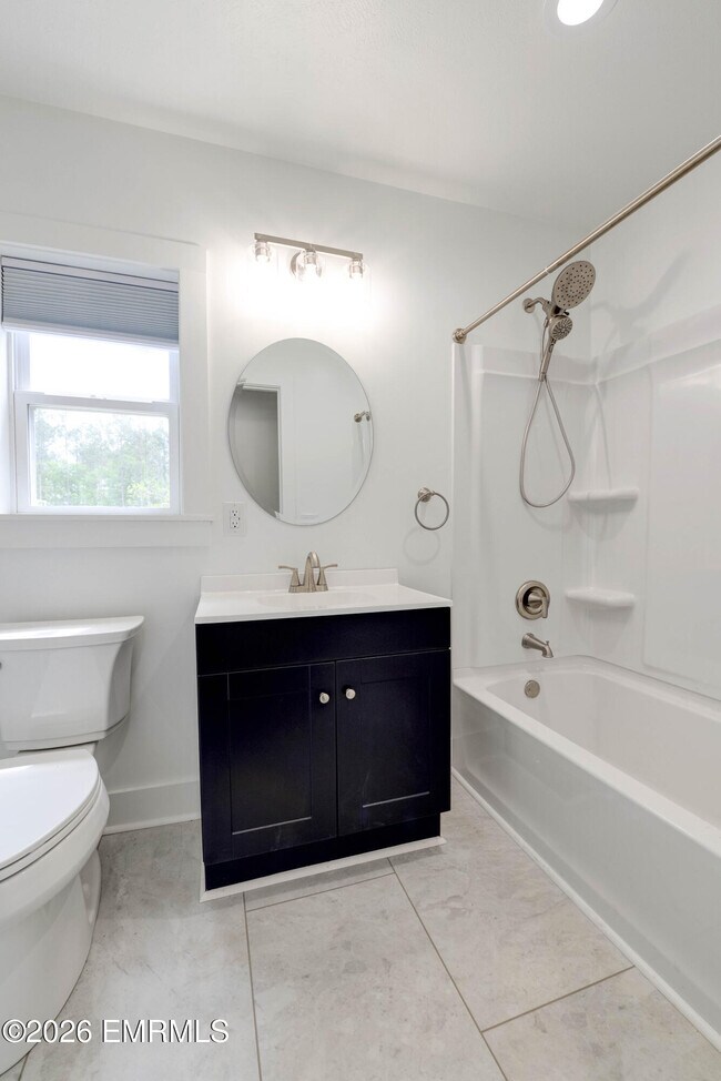 Building Photo - 554 Edwards Rd