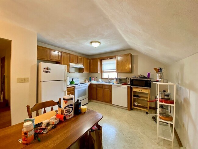 Building Photo - 39-41 Columbia Street Unit 5