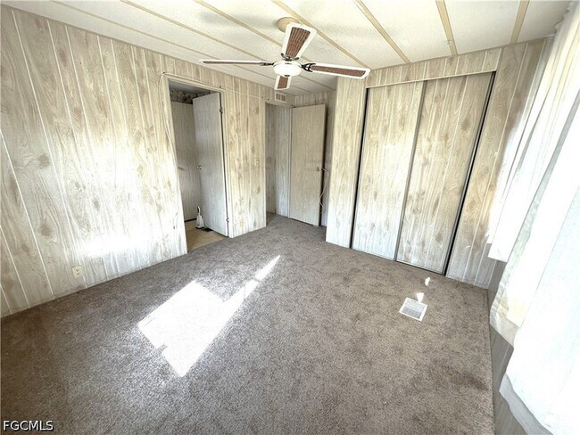 Building Photo - 280 Flame Ln