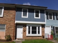 Building Photo - 203 Persse St