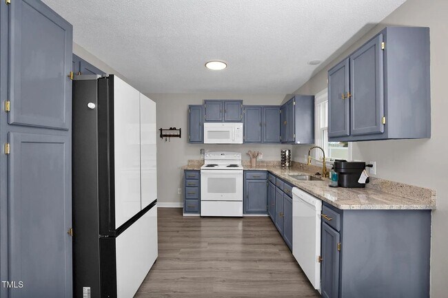 Building Photo - Charming 3BR House in Fayetteville