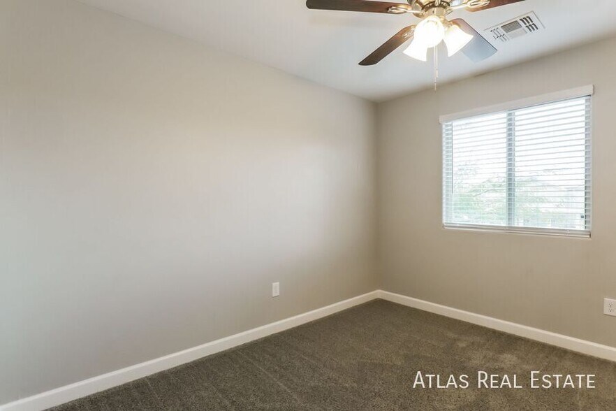 Building Photo - 12102 E Metz Dr