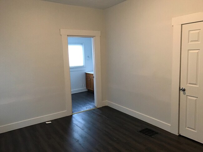 Building Photo - Churchman 1022-24