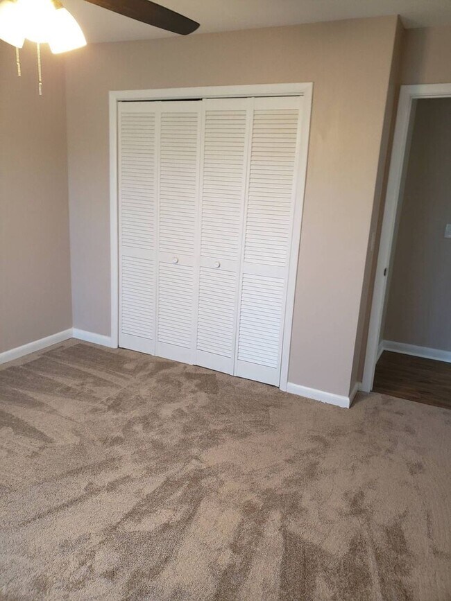 Building Photo - Charming 3Bed/2Bath Brick Home w/Bonus Office Space – Upgraded Comfort Near Martin Lake *1/2 OFF ...