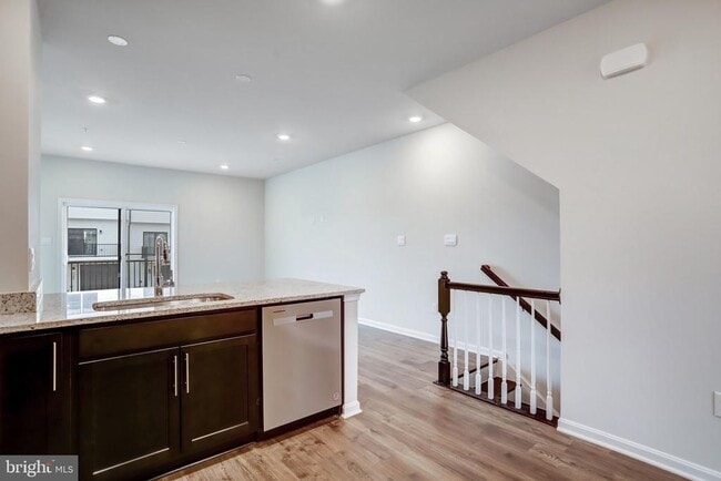 Building Photo - 721 Courier Ln