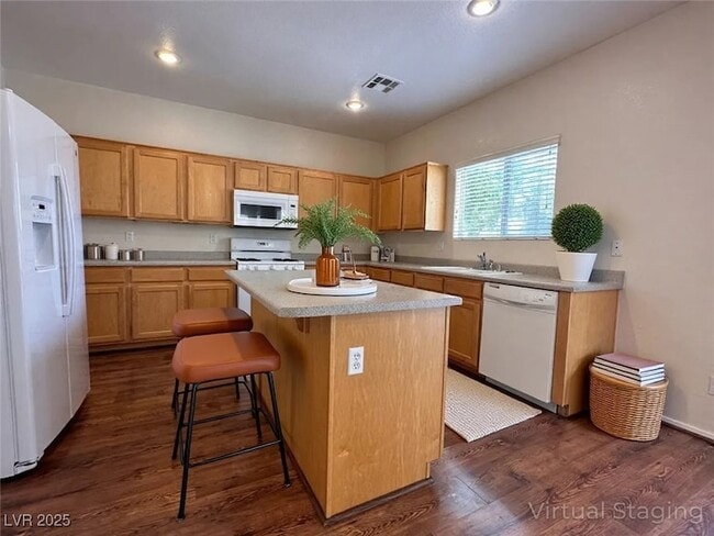 Building Photo - 2586 Highland Cliff Dr