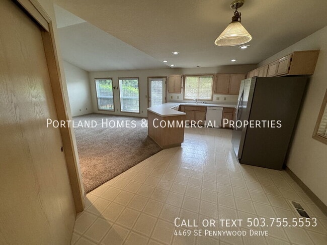 Building Photo - 4469 SE Pennywood Dr