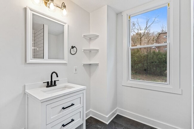 Building Photo - Completely Renovated 4 Bedroom Home in West View!!