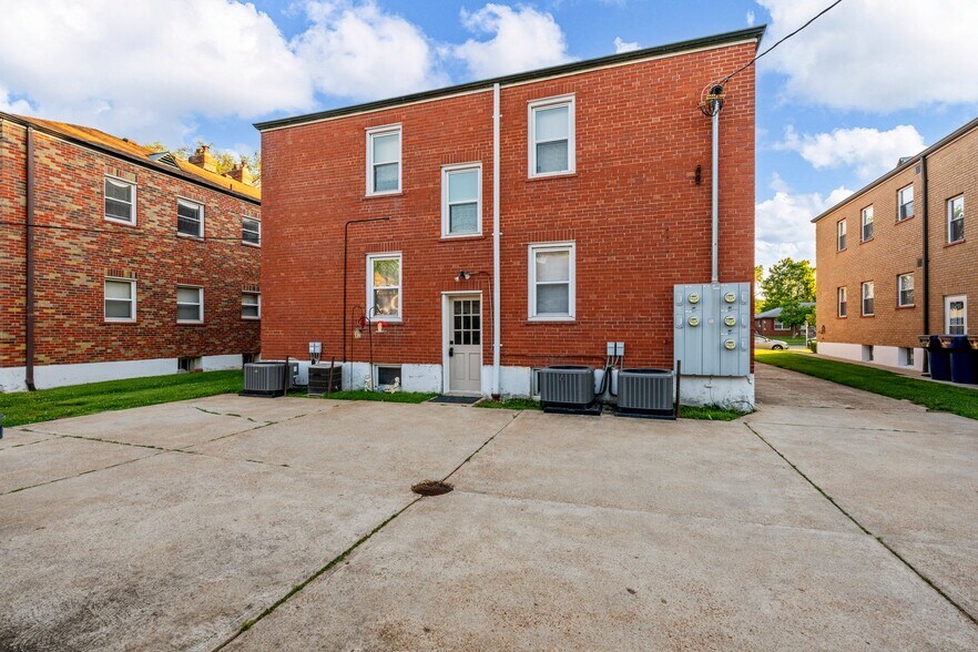 Building Photo - 5922 Loughborough Ave