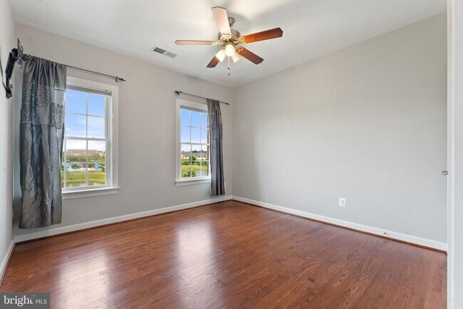 Building Photo - 42524 Rowderbury Square
