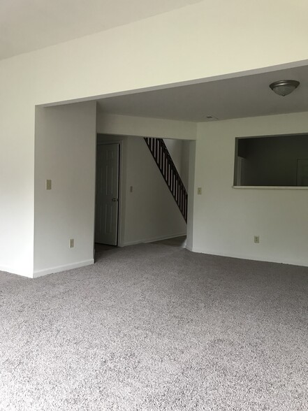 Building Photo - 4128 Otter Creek Dr