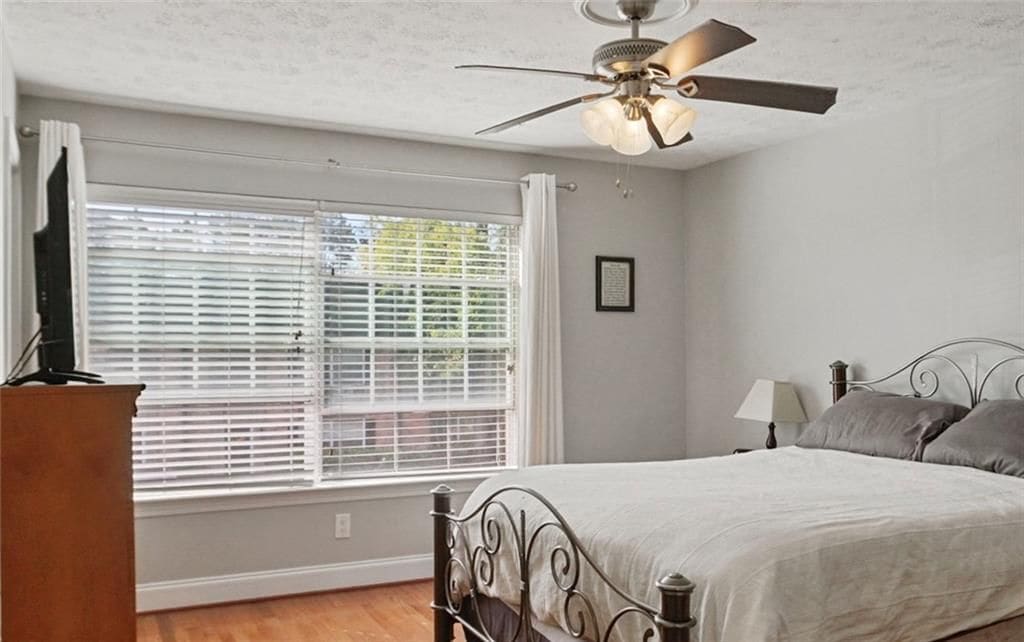 Building Photo - 6980 Roswell Rd