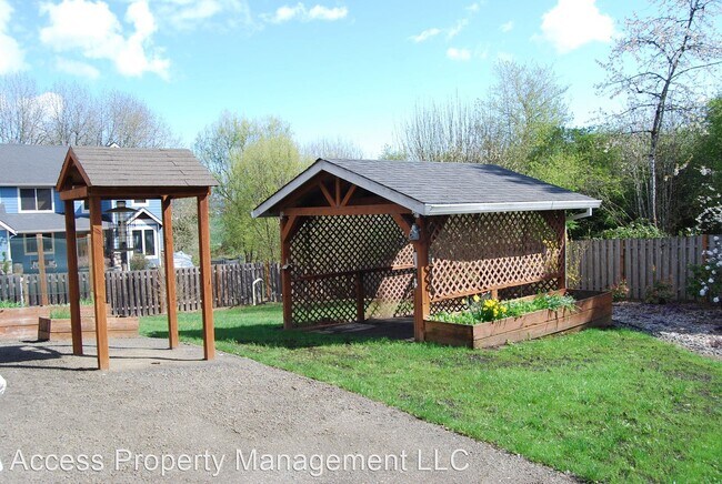 Building Photo - 3 br, 2 bath House - 538 8th Pl