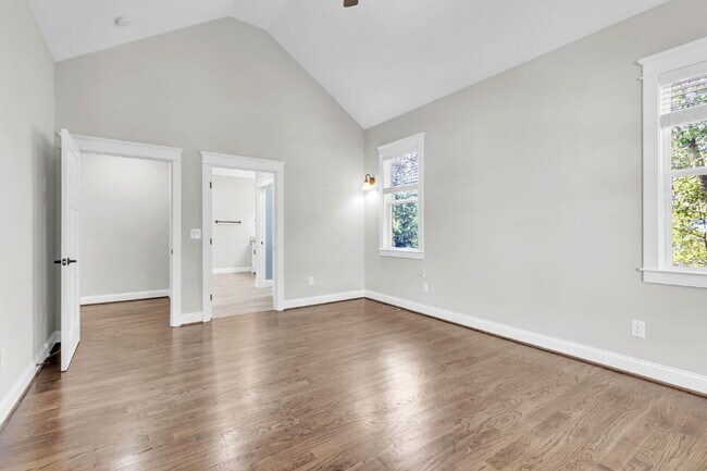 Building Photo - 7 Nakkol Dr