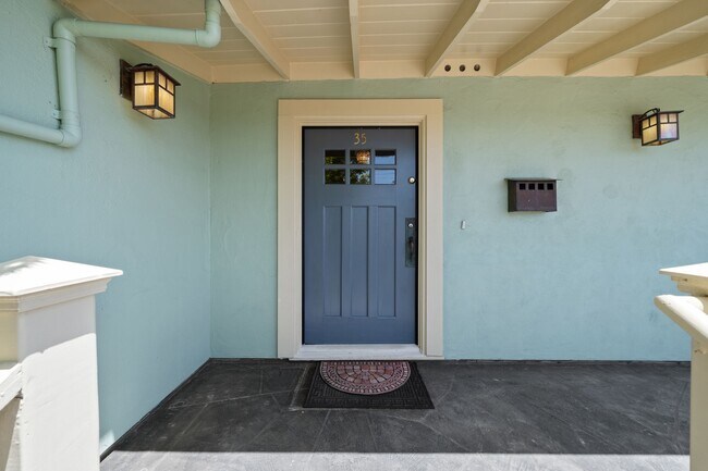 Building Photo - 35 Franciscan Way