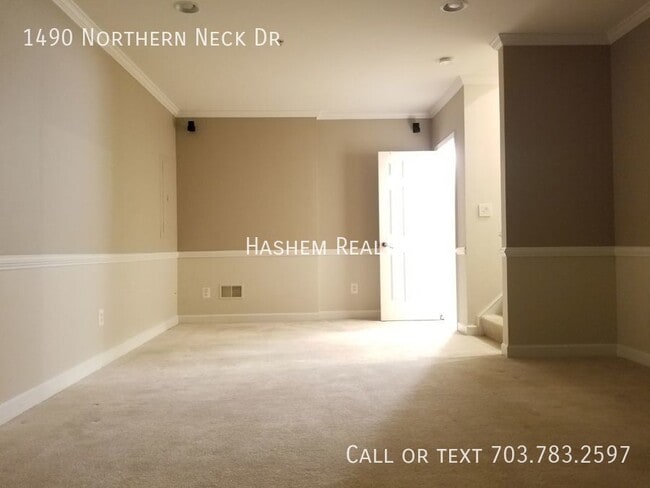 Building Photo - 1490 Northern Neck Dr