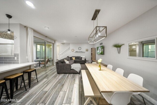 Building Photo - STUNNING 5 BEDROOM WITH LOFT & BONUS ROOM 3.5 BATH IN EASTMARK MESA COMMUNITY 2,655 SQ FT