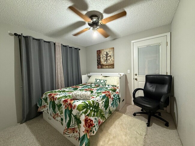 Building Photo - 1709 S Perry Ct